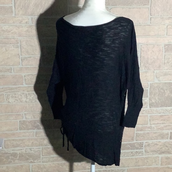 EXPRESS - Sz M - asymmetric 3/4 arm studded batwing lightweight sweater - Picture 8 of 8